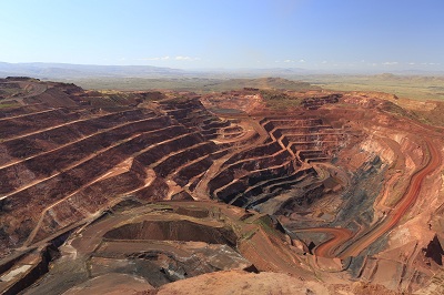 Iranian Firm Mulls Buying Iron Ore Mine in Australia