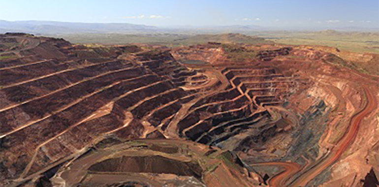 Iranian Firm Mulls Buying Iron Ore Mine in Australia